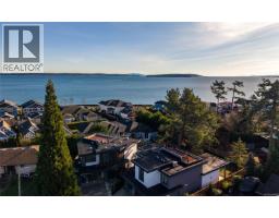 2295 Adela Pl, Sidney, BC V8L1R2 Photo 40