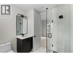 2293 Adela Pl, Sidney, BC V8L1R2 Photo 17