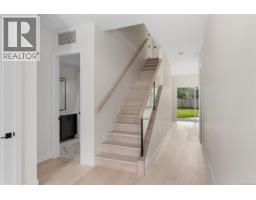 2293 Adela Pl, Sidney, BC V8L1R2 Photo 18
