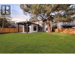 2293 Adela Pl, Sidney, BC V8L1R2 Photo 30