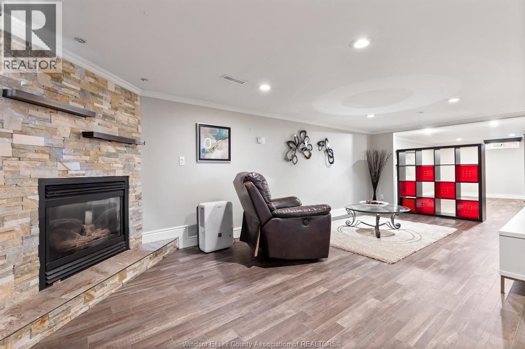 462 DORMAR DRIVE - 24
