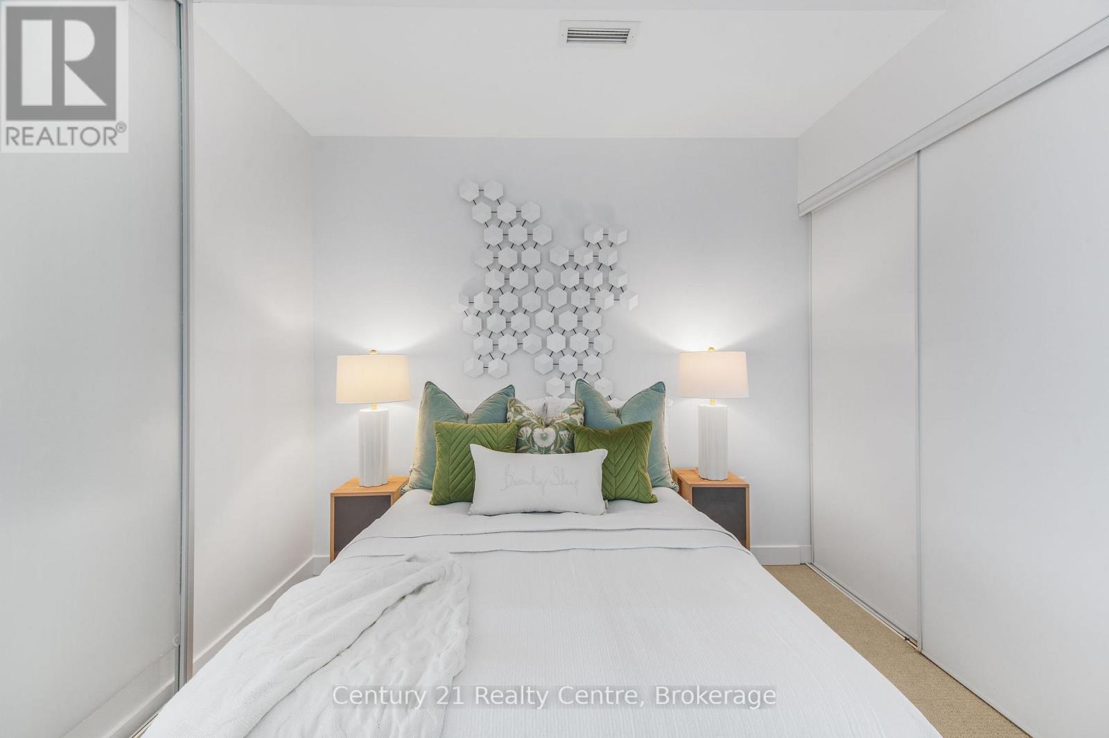 #3307 21 ICEBOAT TERRACE - Image 11