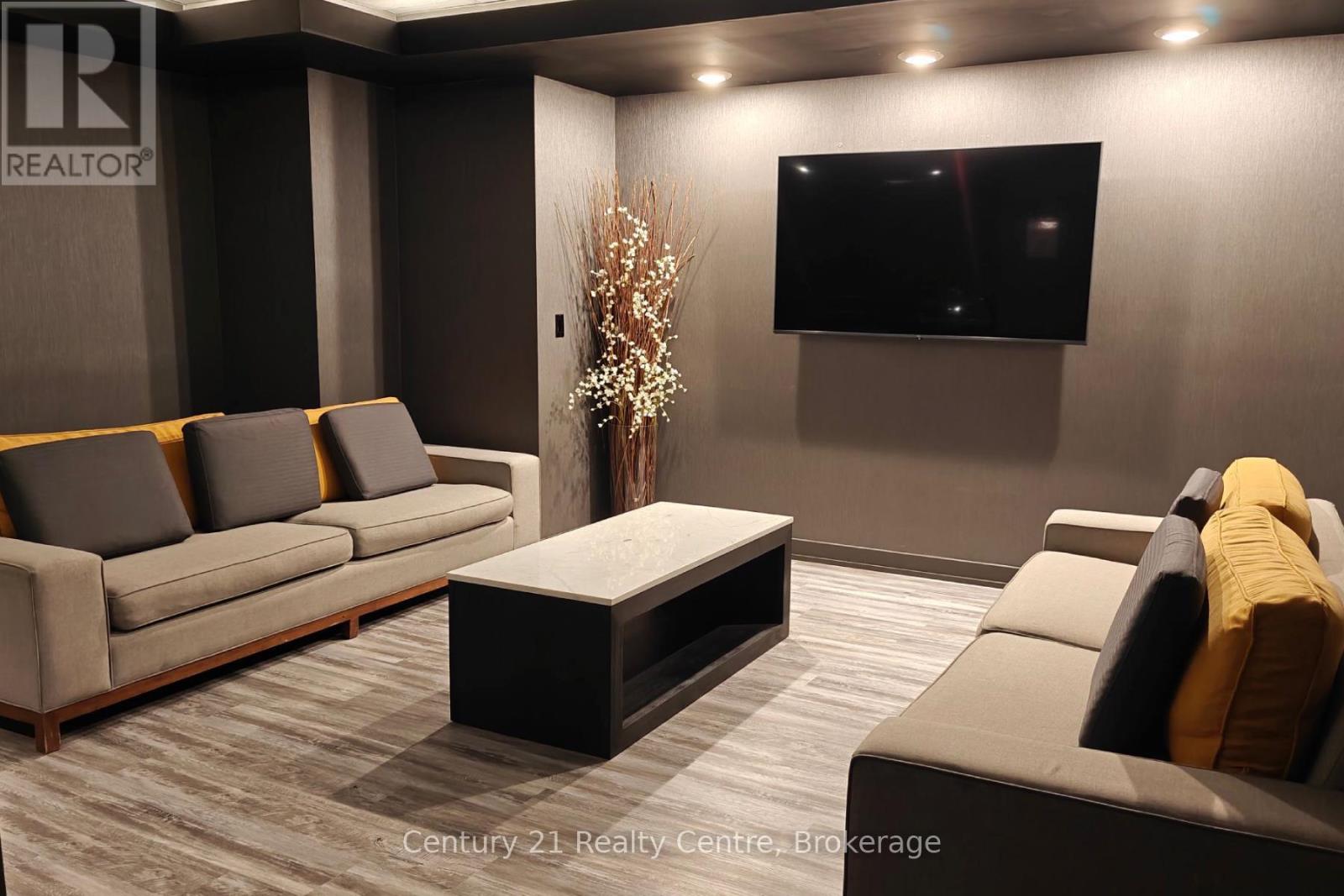#3307 21 ICEBOAT TERRACE - 32