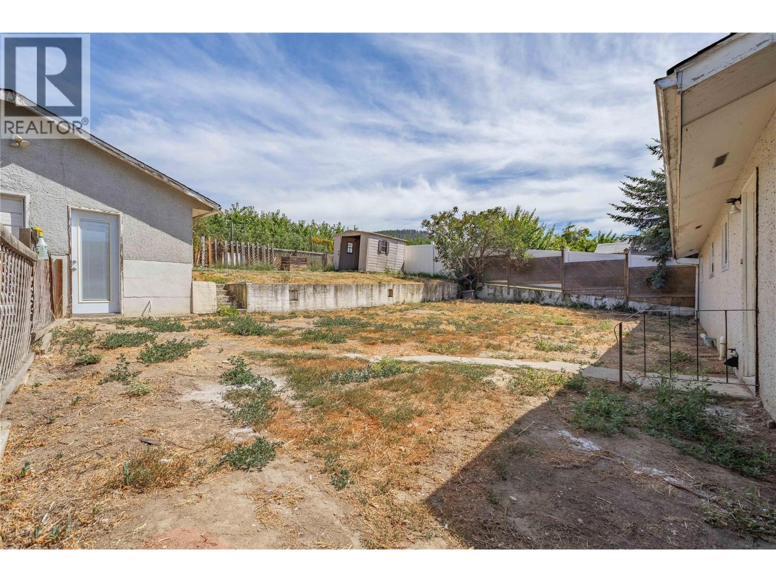  864 McKenzie Road, Kelowna