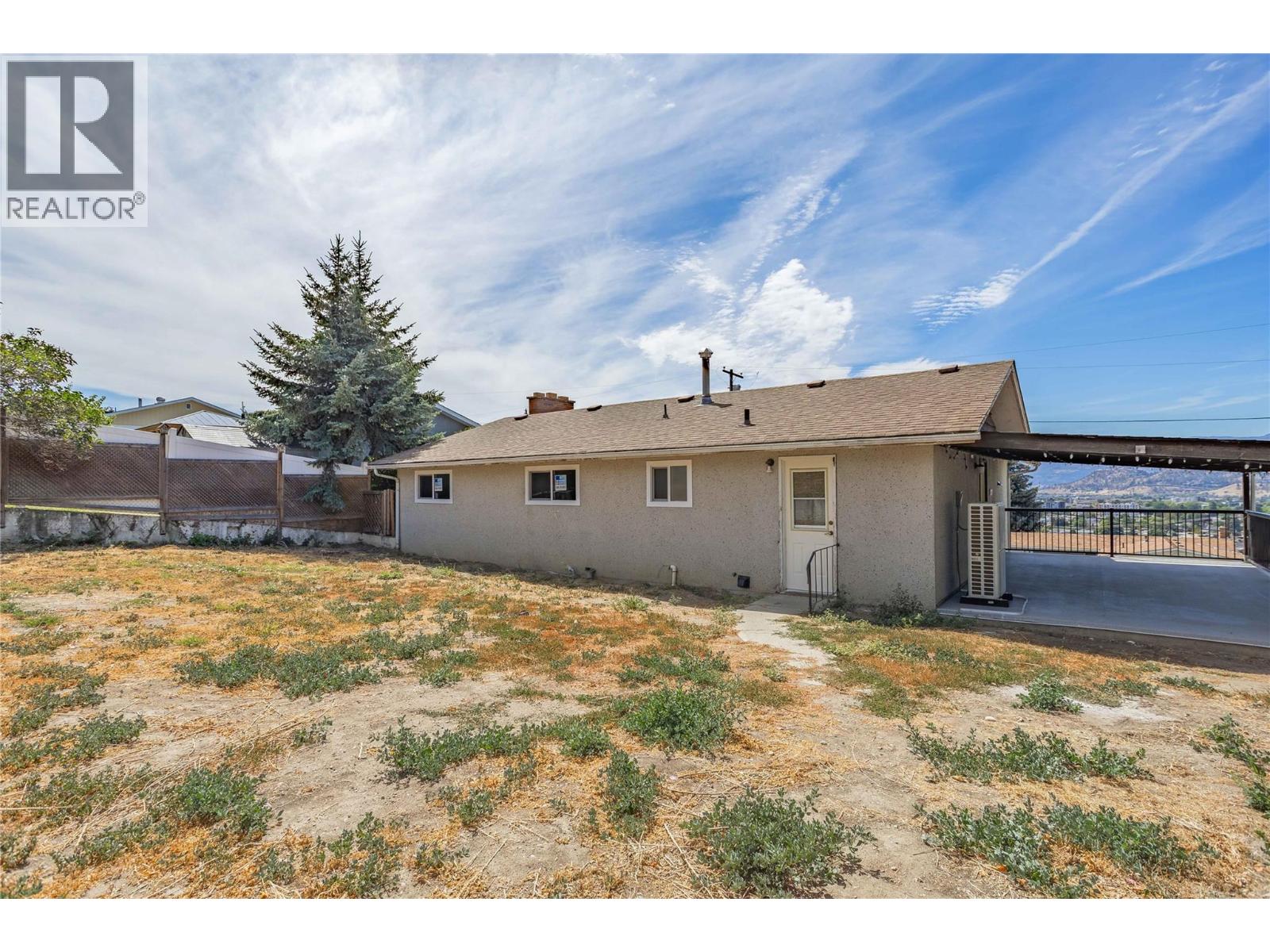  864 McKenzie Road, Kelowna