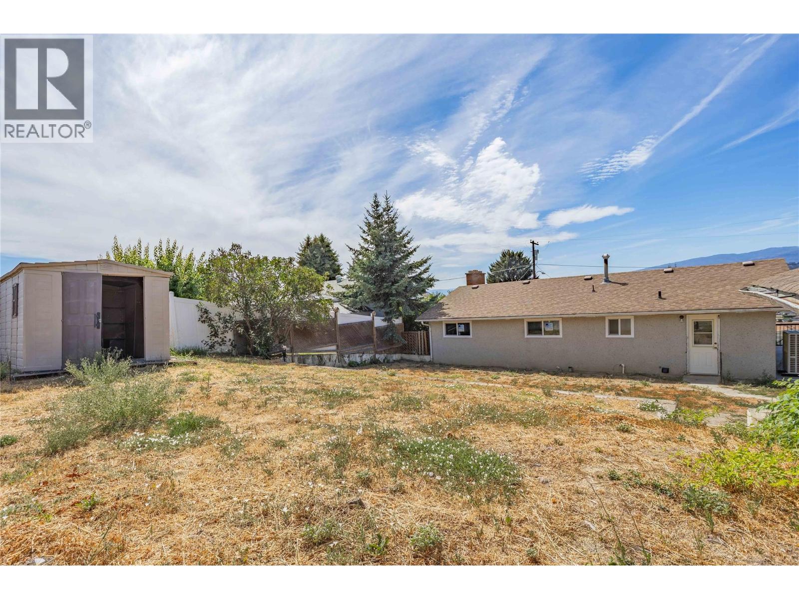 864 McKenzie Road, Kelowna