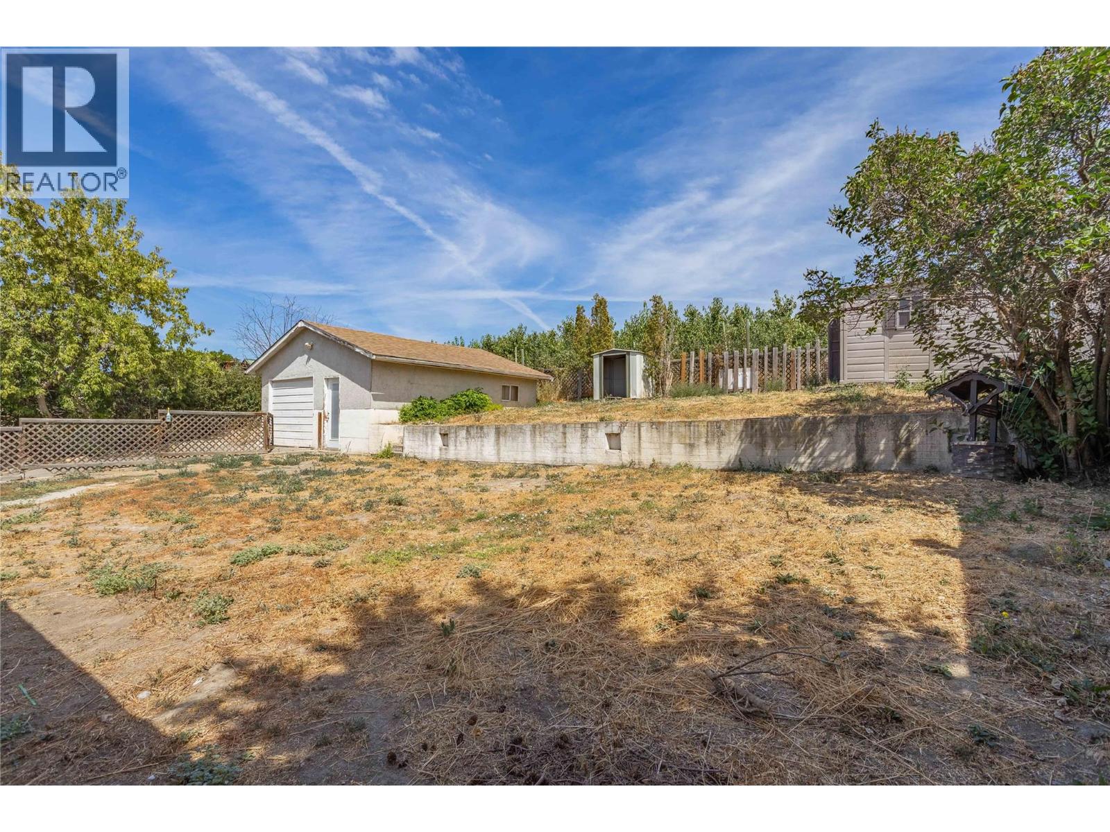  864 McKenzie Road, Kelowna