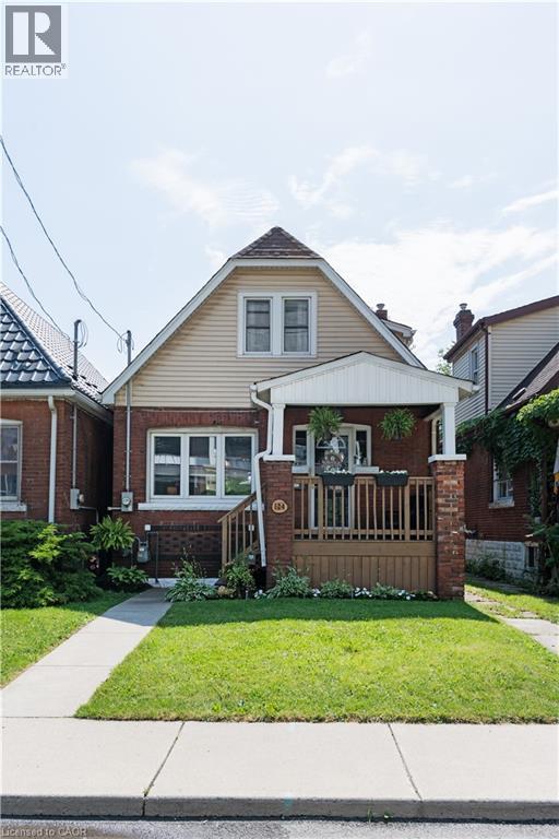 124 BALSAM Avenue N - 2