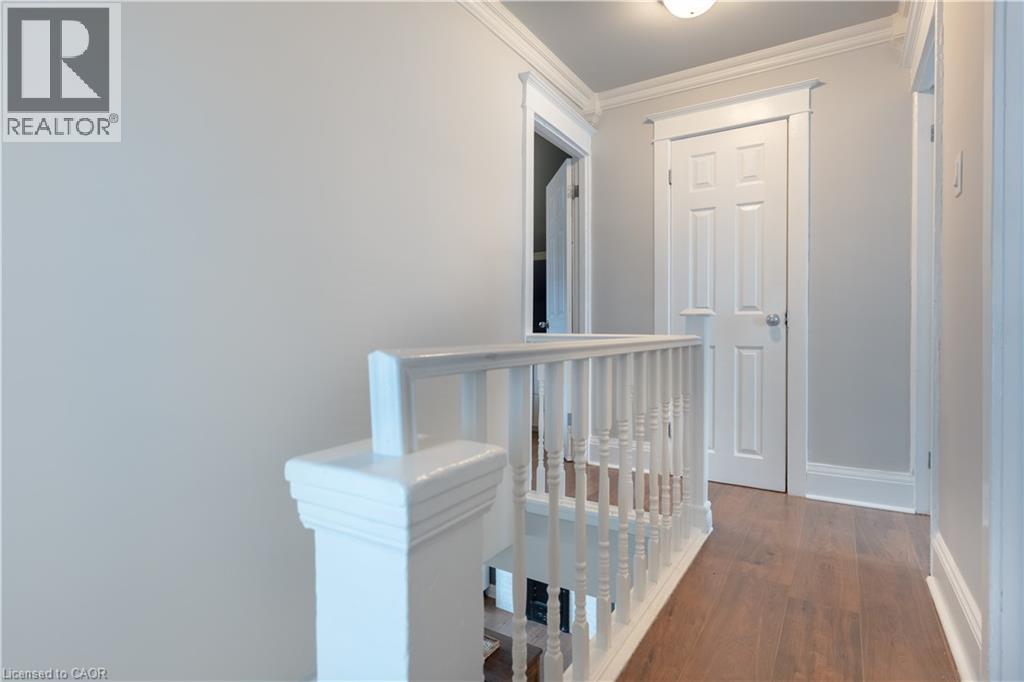 124 BALSAM Avenue N - Image 34