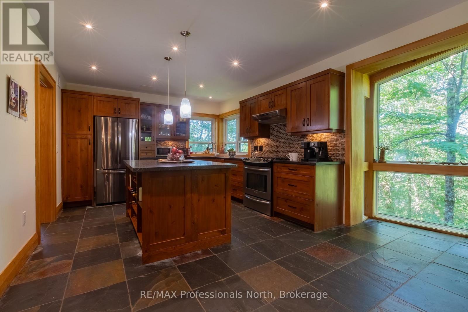 1756 BRUNEL ROAD - 20