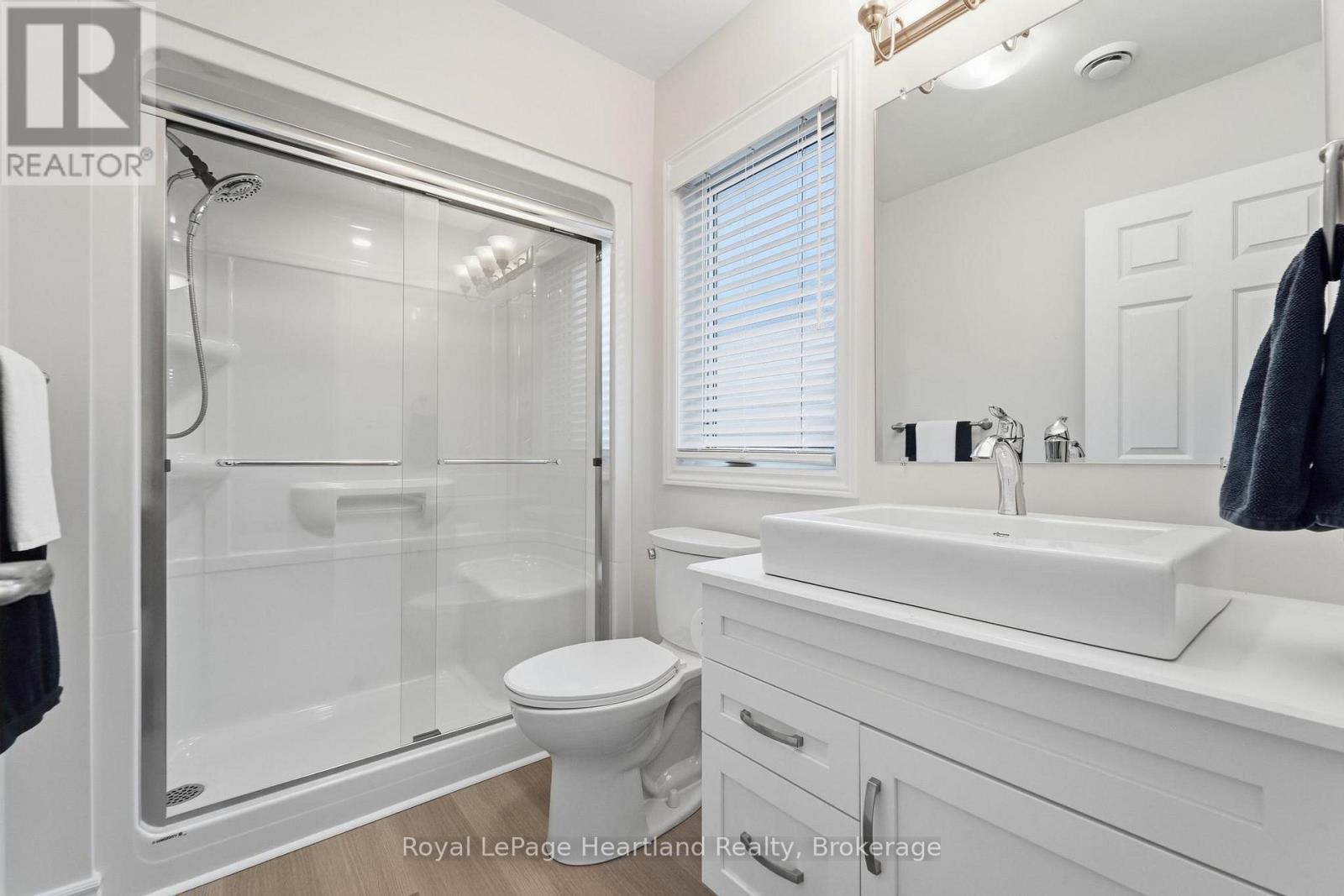 251 LAKE BREEZE DRIVE - 20
