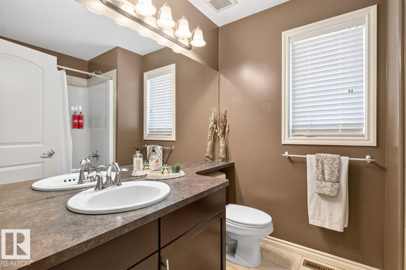 931 REGENCY DR - 30