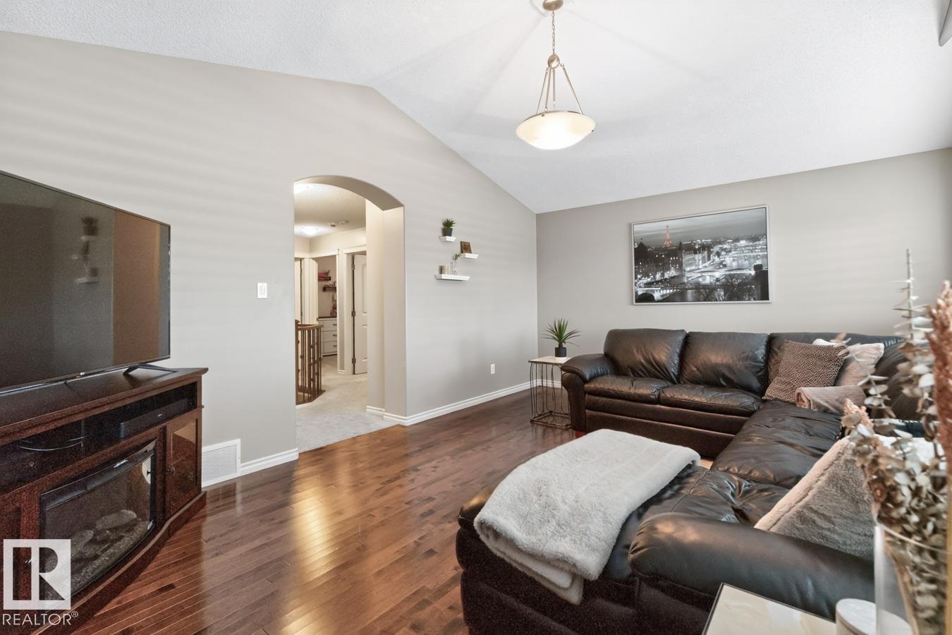 931 REGENCY DR - Image 21