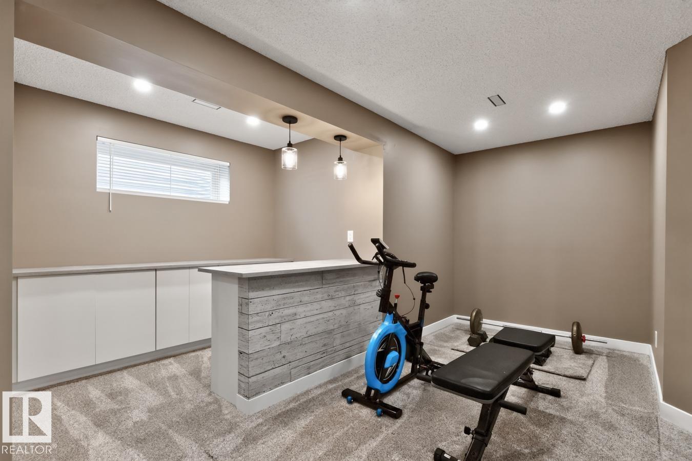 931 REGENCY DR - Image 34