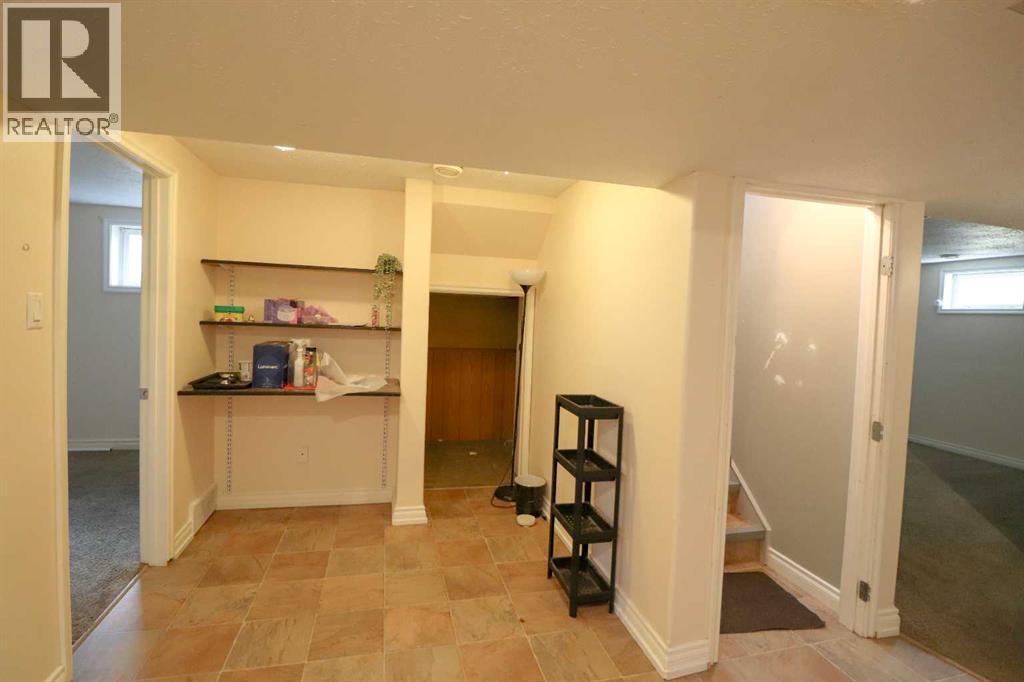 71 Laval Boulevard W - 26