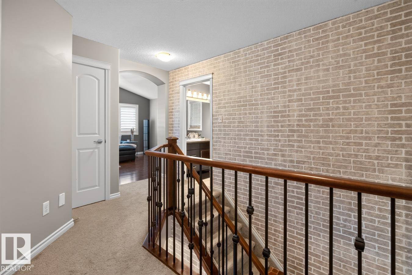 931 REGENCY DR - 22