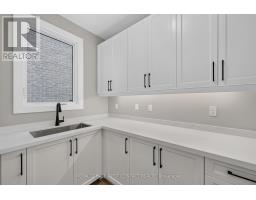 Primary Bedroom - Upper - 929 7th Line, Innisfil, ON L9S4G1 Photo 6