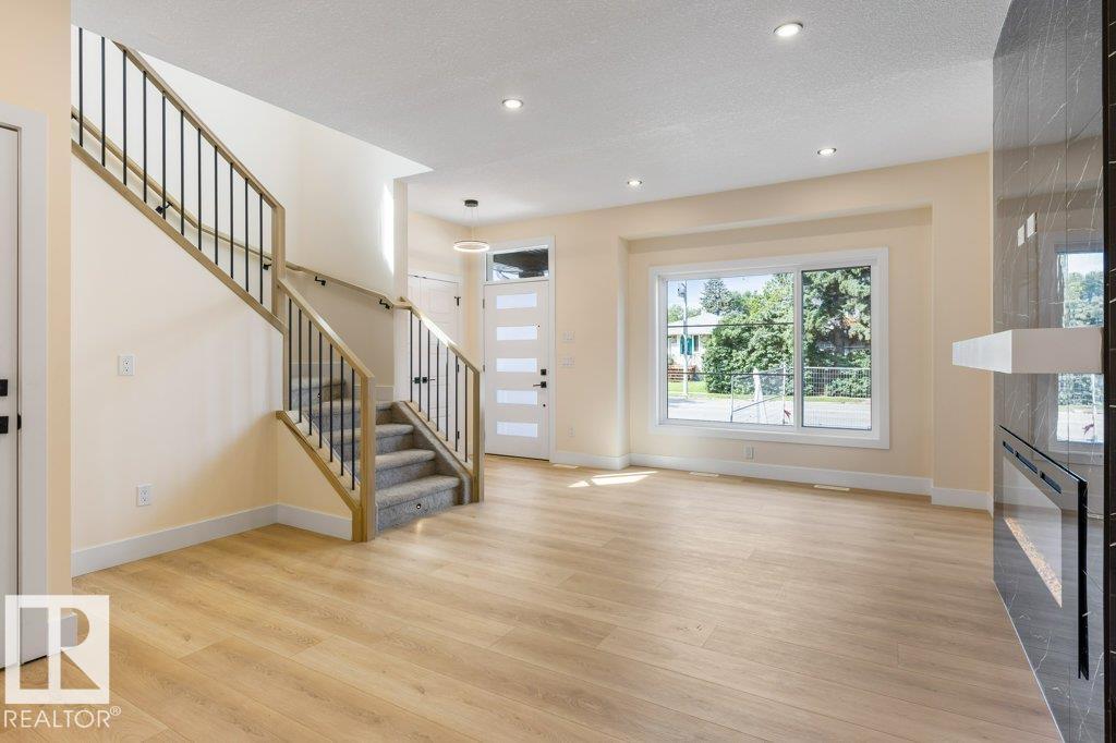 10323 79 ST NW - 10