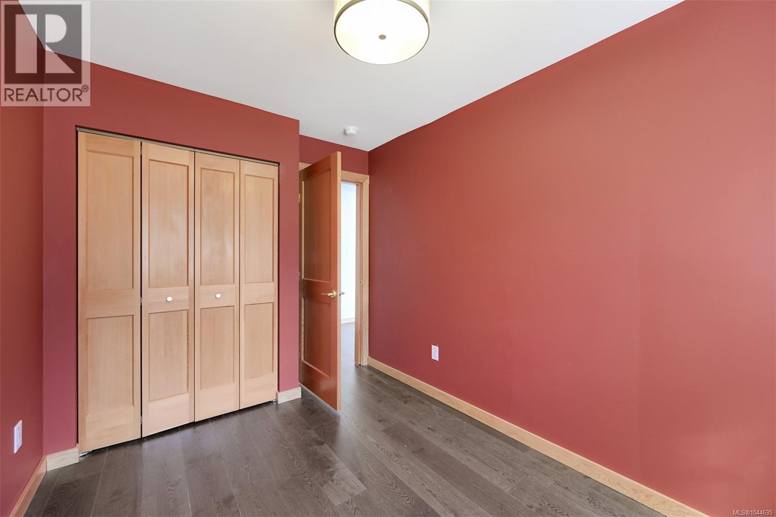 1629 Kristin Way - 36