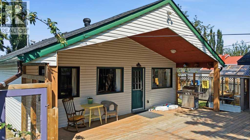 5127 50 A Avenue - 42