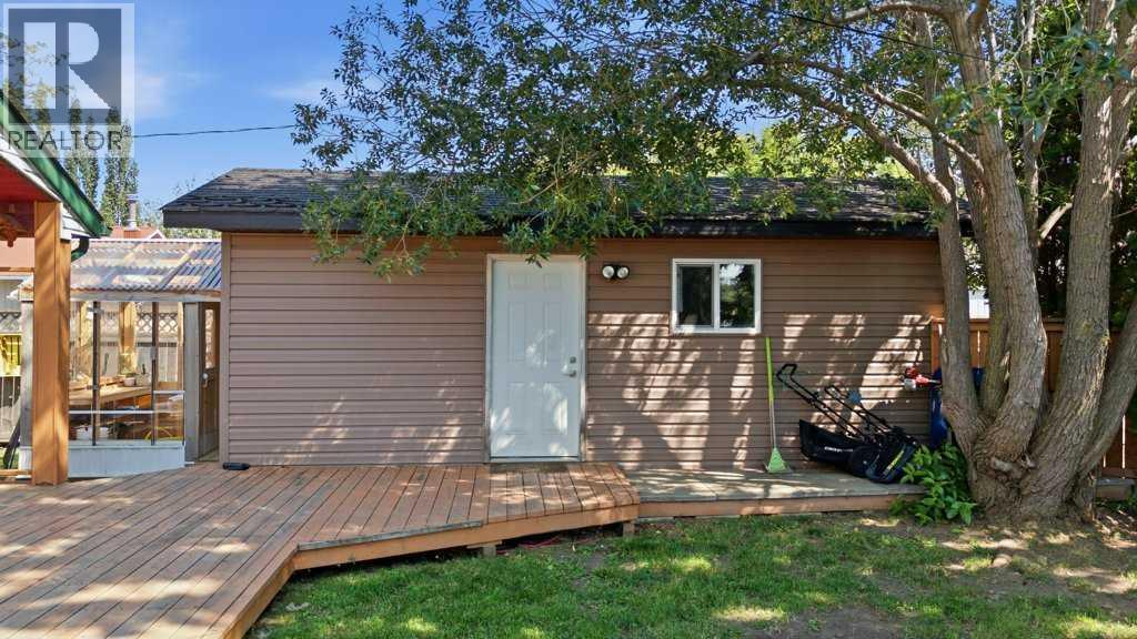 5127 50 A Avenue - 43