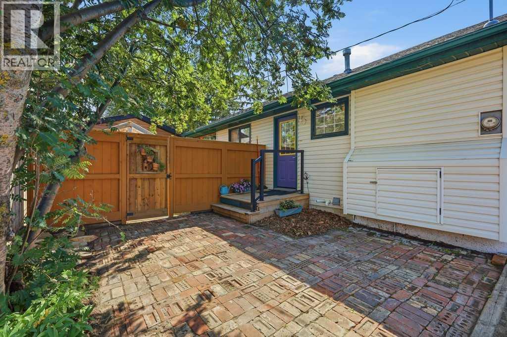 5127 50 A Avenue - 31