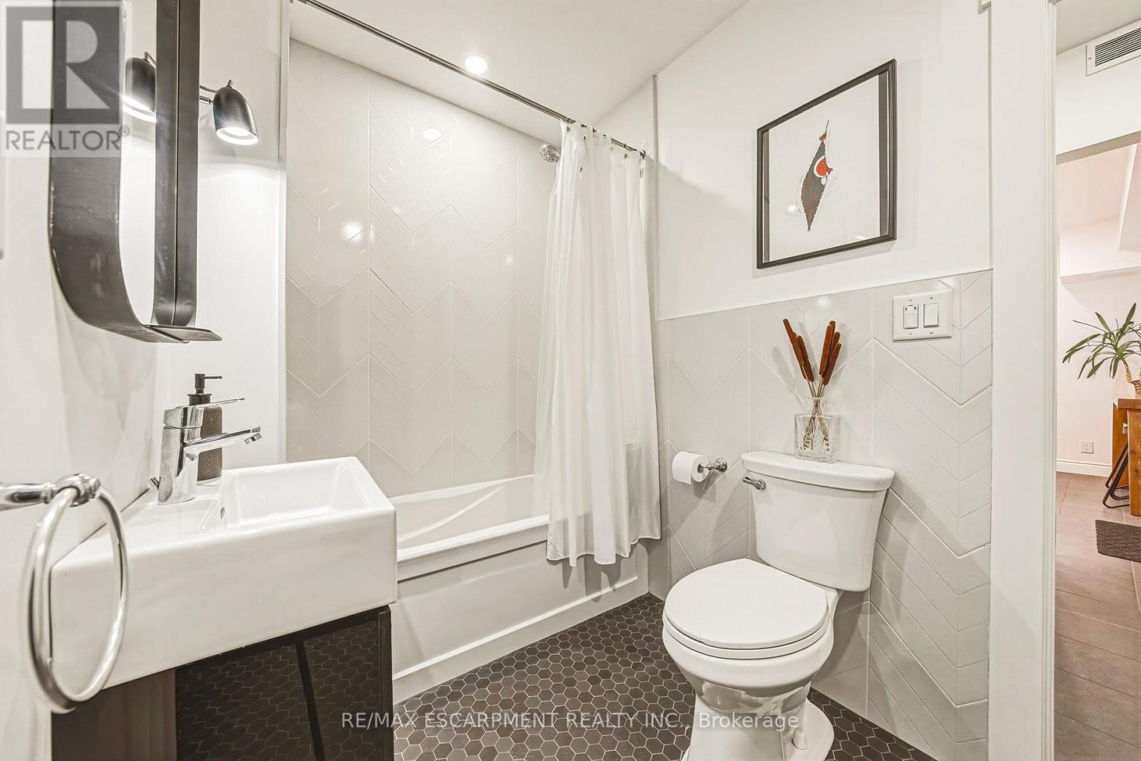 153 ELGIN STREET - 15