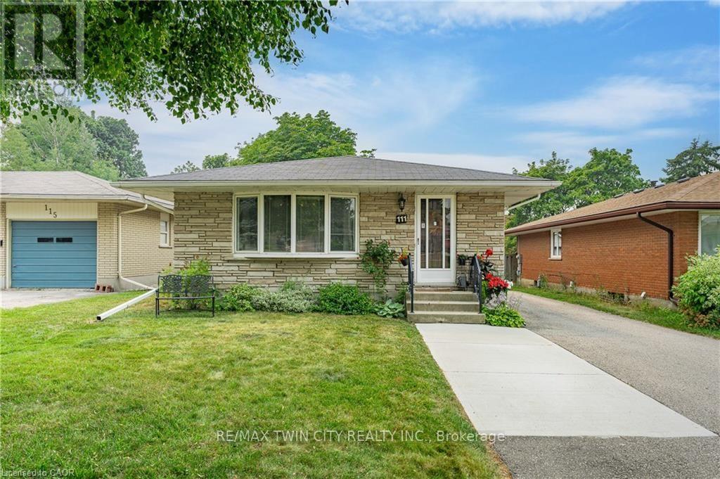 111 KIMBERLY CRESCENT — photo 3