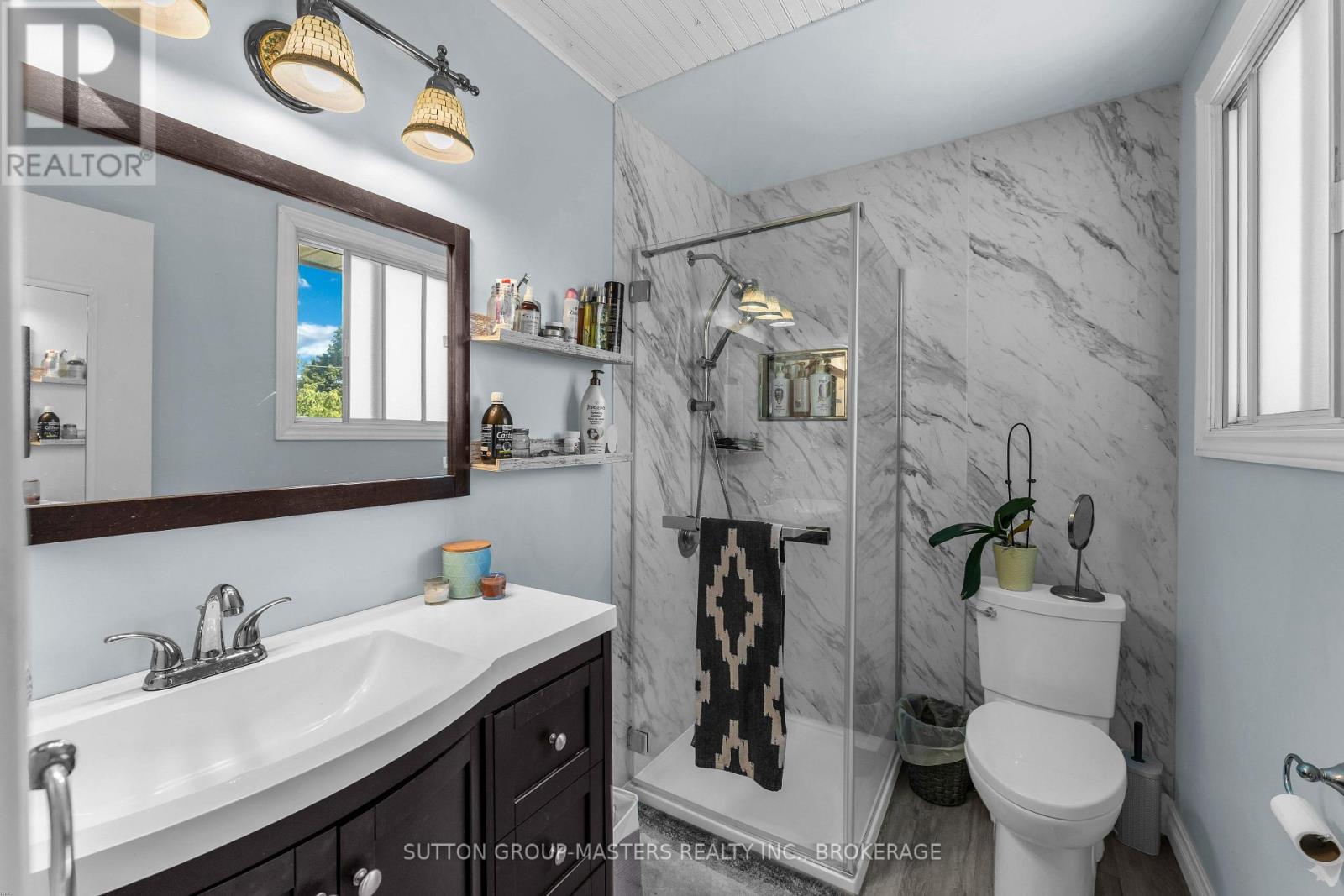 715 COLLINS BAY ROAD - Image 28