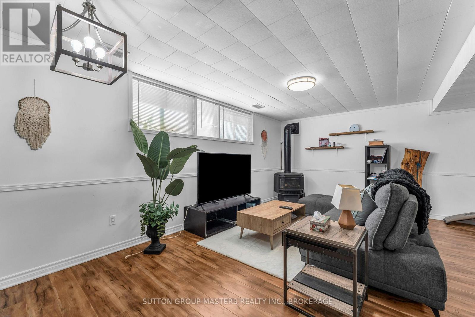 715 COLLINS BAY ROAD - Image 34