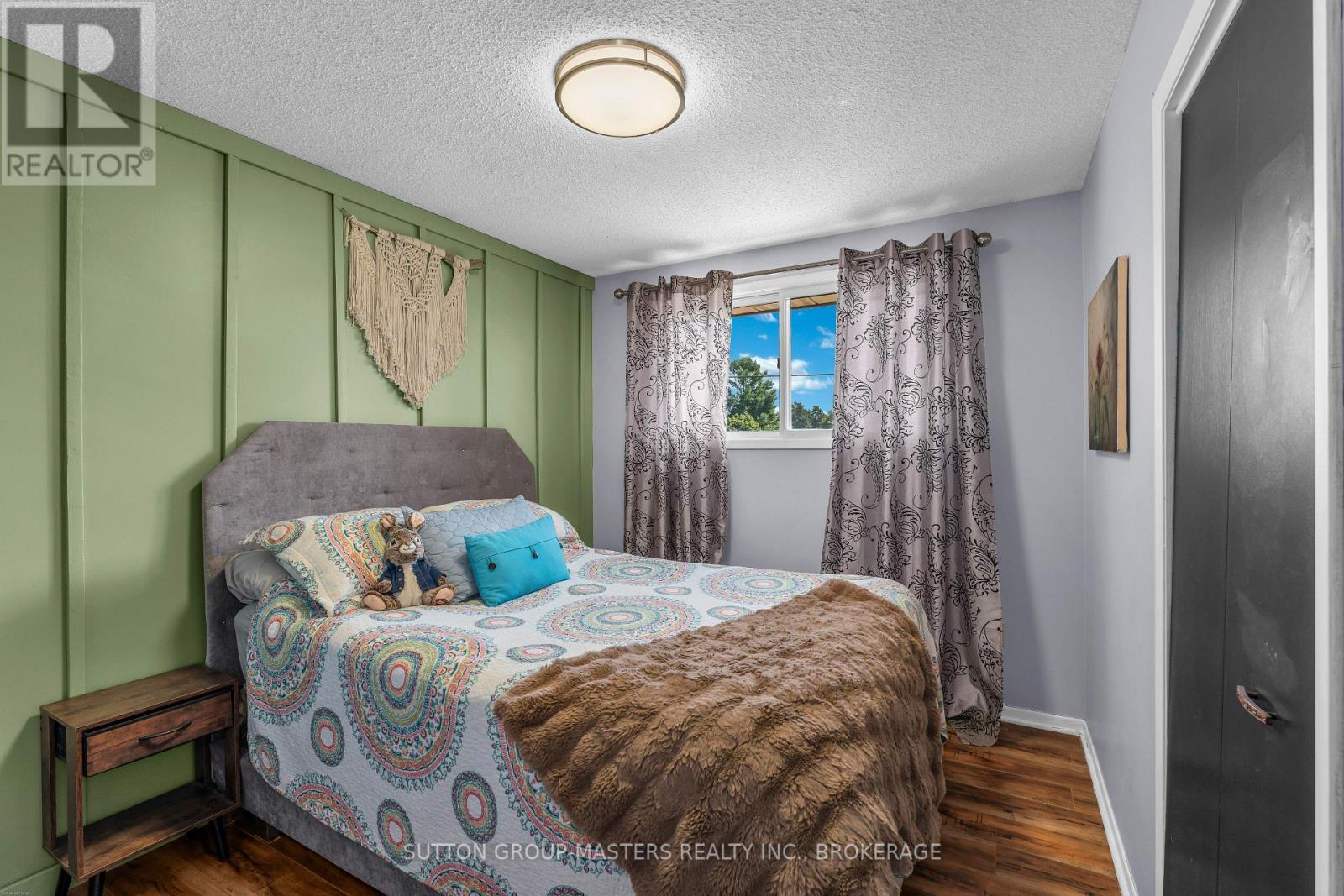 715 COLLINS BAY ROAD - Image 29