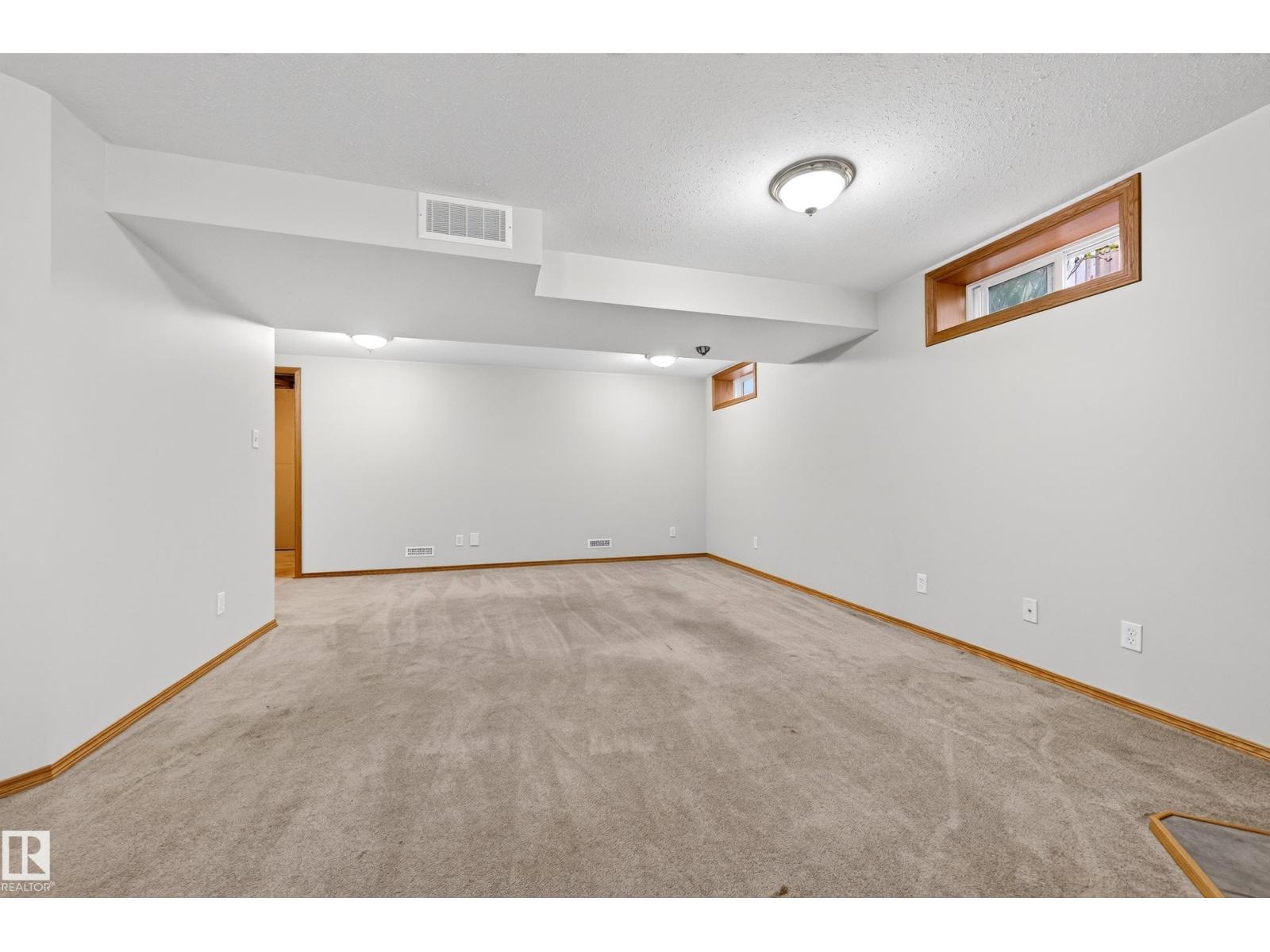 5 Melrose CR - 50