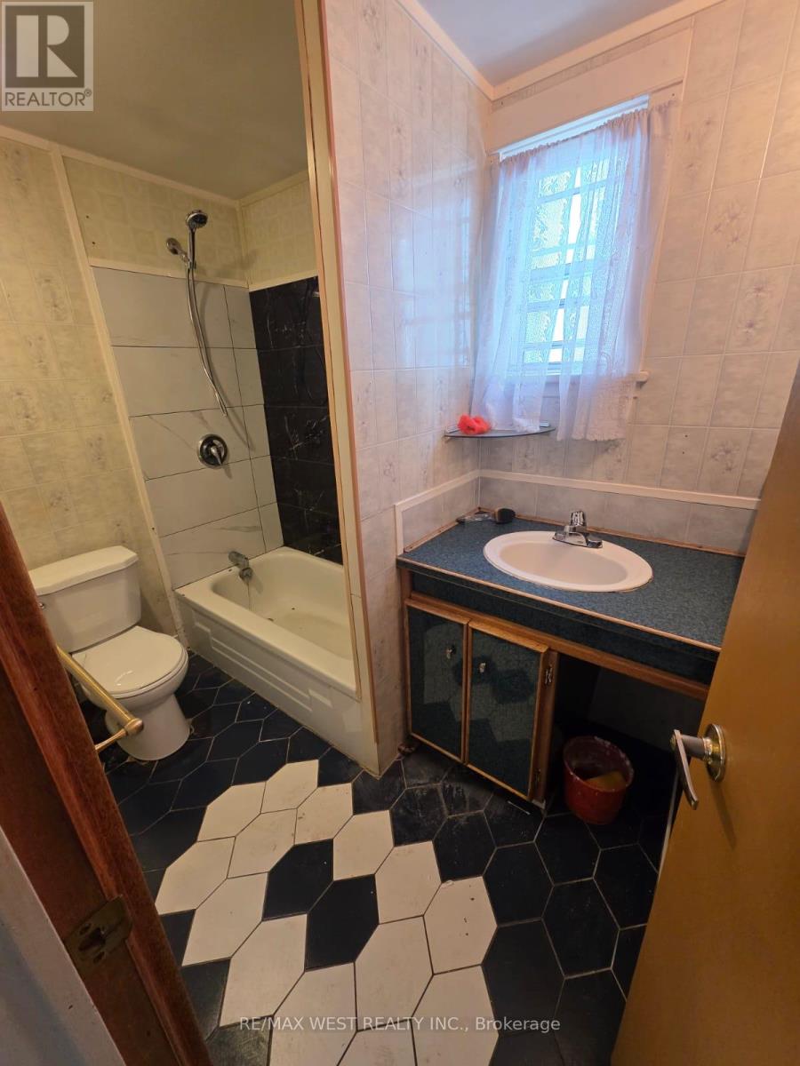 160 KING EDWARD AVENUE - 5