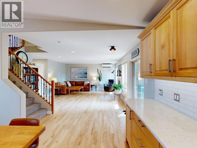 7066 QUALICUM WAY - 5
