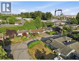 1216 Pinewood Crescent, North Vancouver, BC V7P1E9 Photo 35