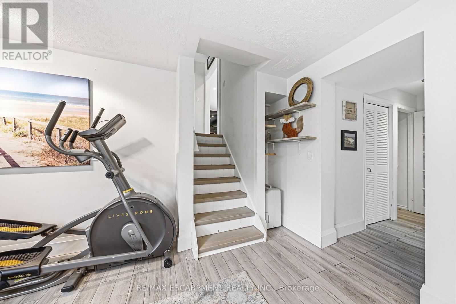 364 FENNELL AVENUE W - Image 27