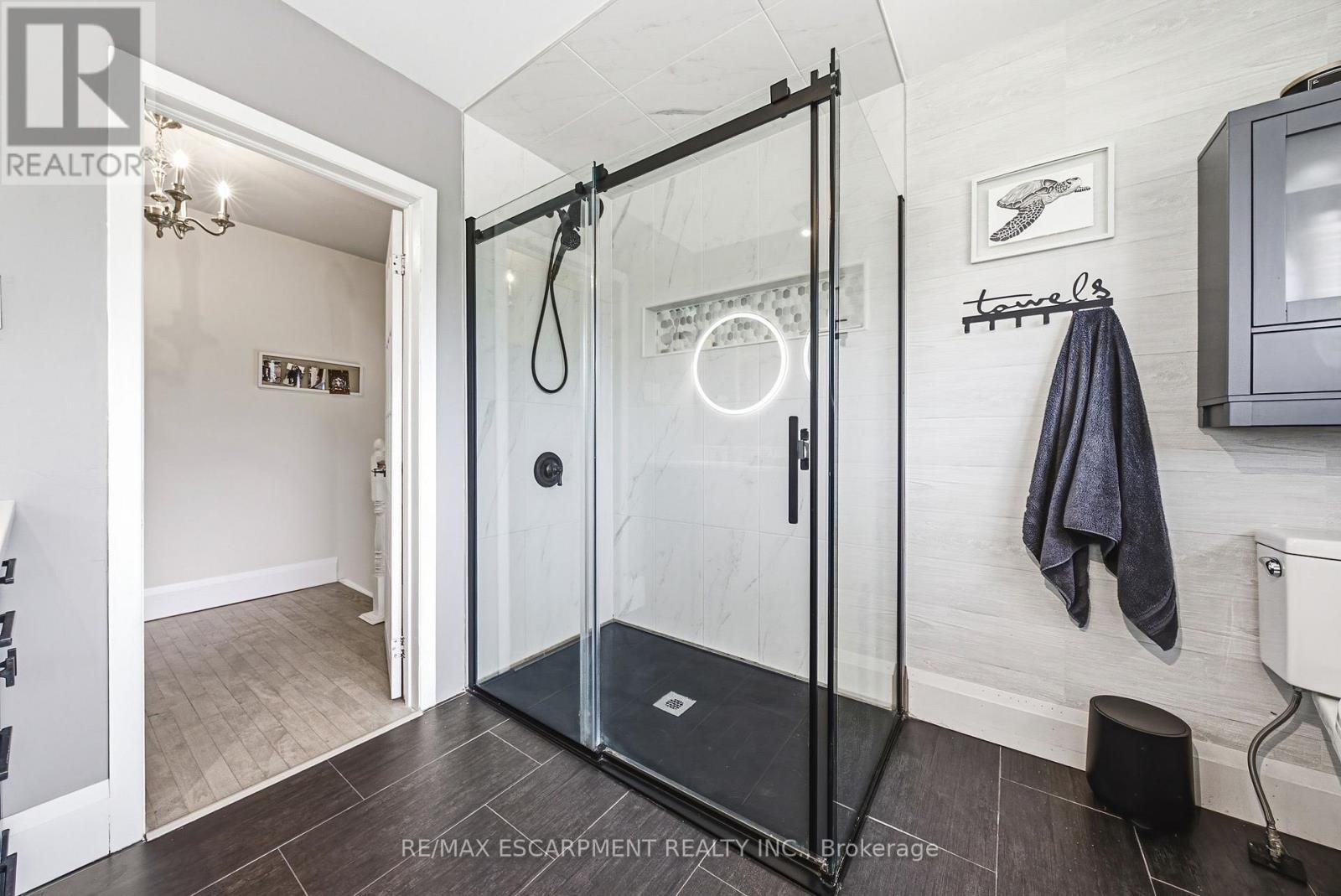 364 FENNELL AVENUE W - Image 23
