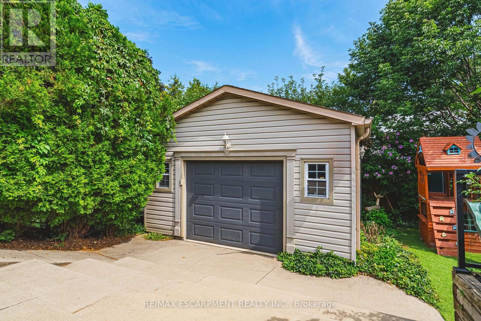 364 FENNELL AVENUE W - Image 43