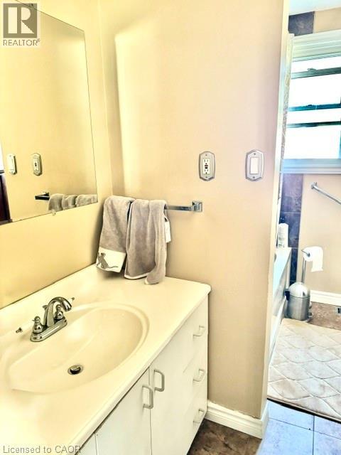 342 BARTON Street - 6