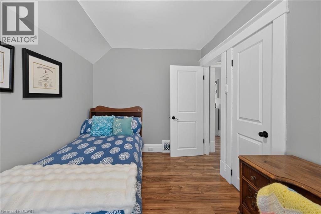 109 HODGKINS Avenue - 29