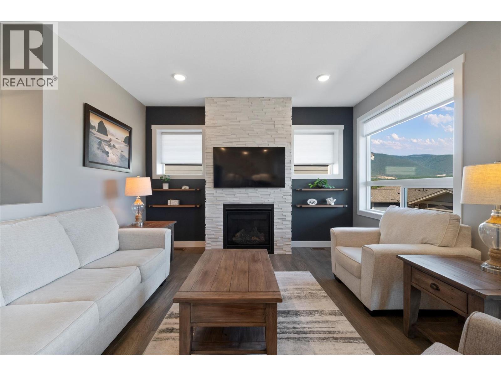 37 1791 10 Street Southwest, Salmon Arm