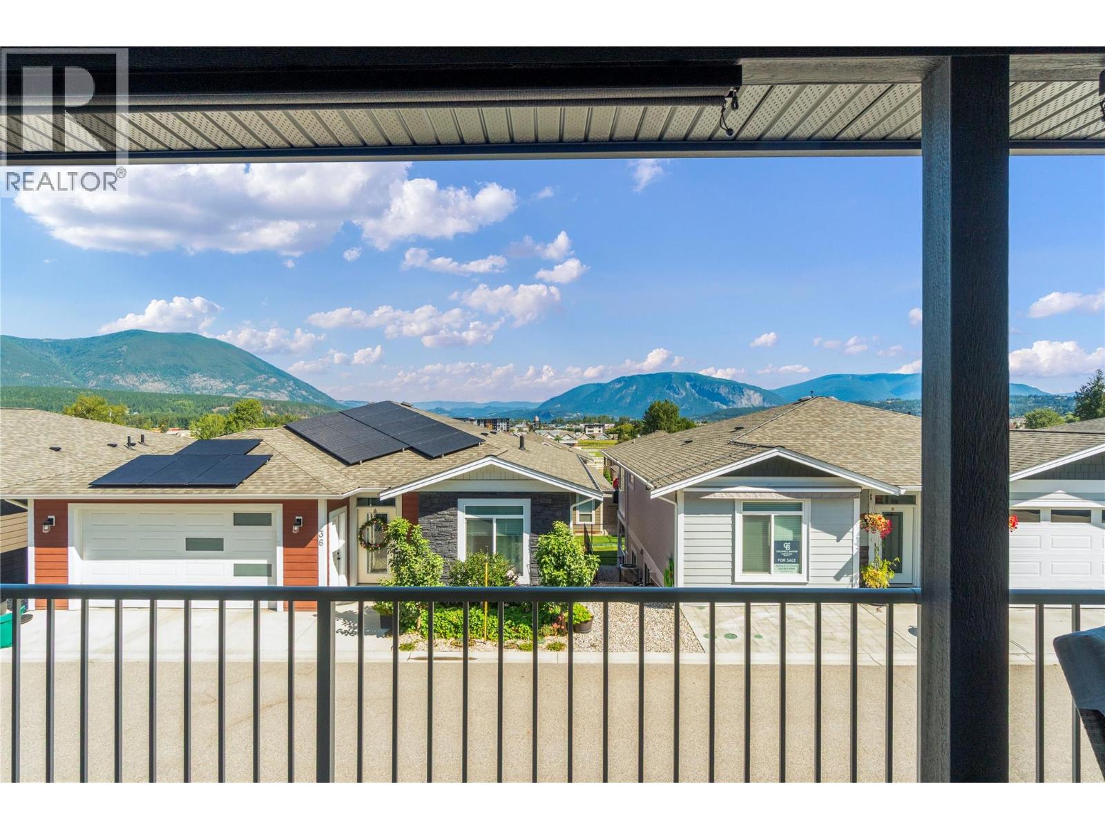 37 1791 10 Street Southwest, Salmon Arm