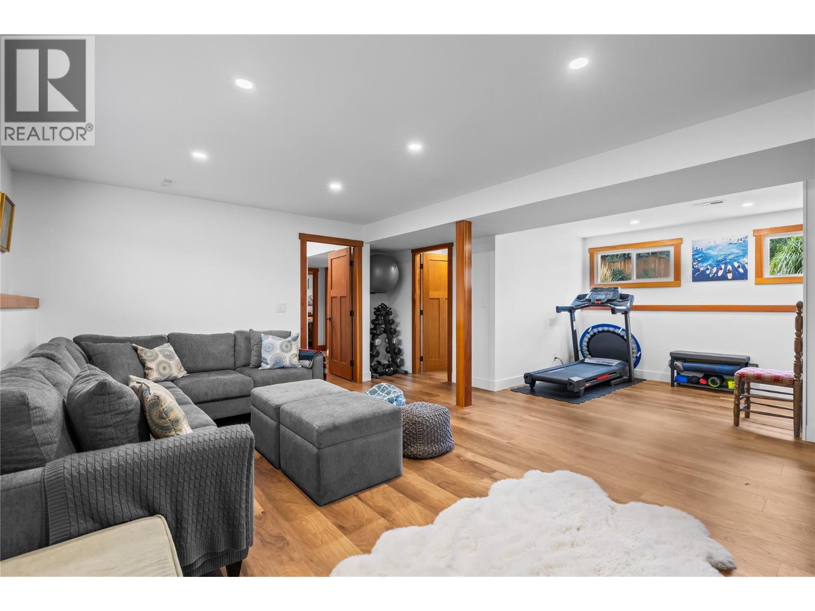 5054 Chute Lake Crescent - 40