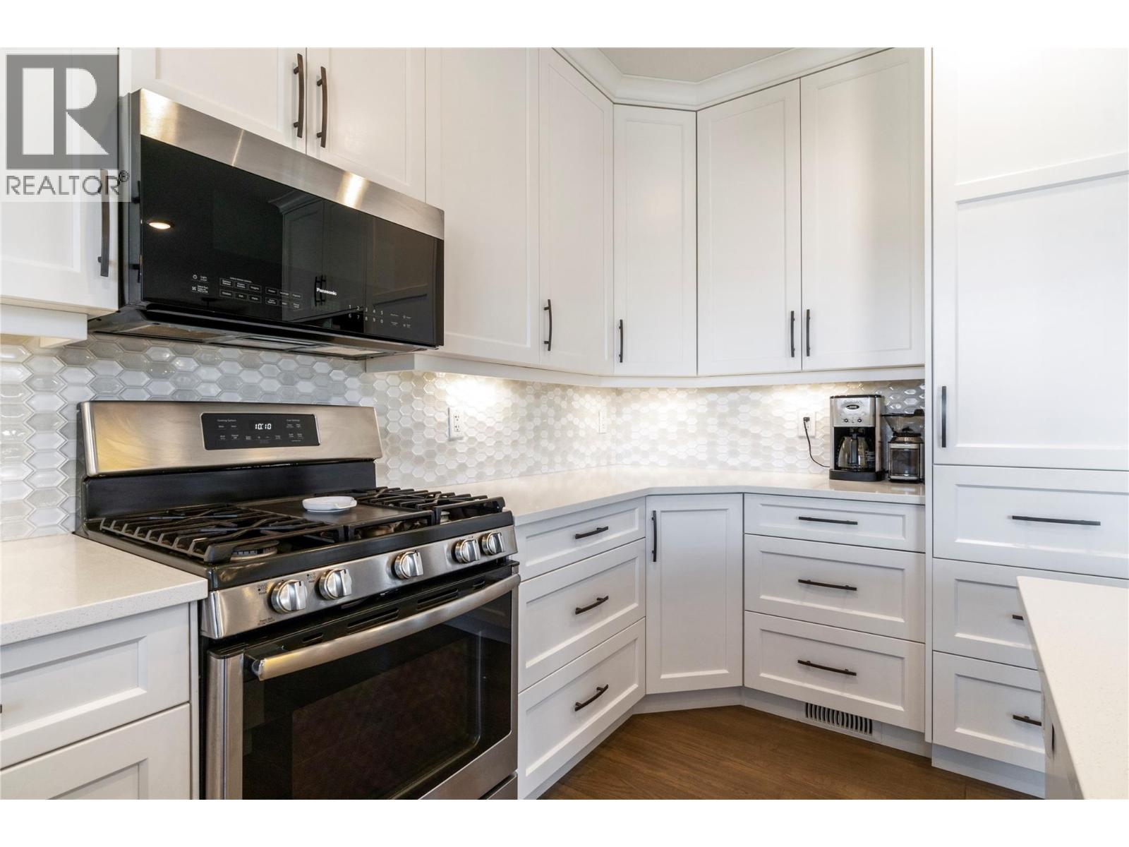 37 1791 10 Street Southwest, Salmon Arm