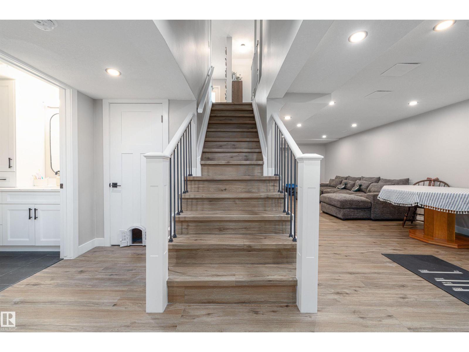 79 WOODSTOCK DR - 36