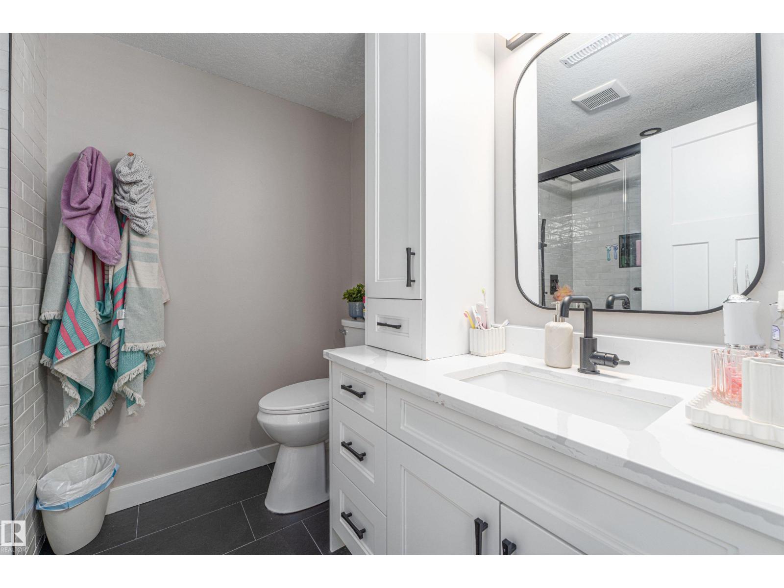 79 WOODSTOCK DR - 43