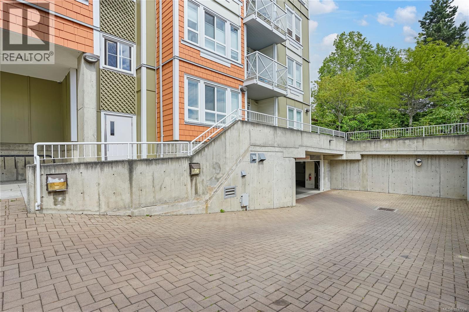 #204 1514 Church Ave - 25