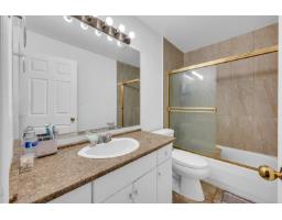 18136 Claytonwood Crescent, Surrey, BC V3S7T5 Photo 14