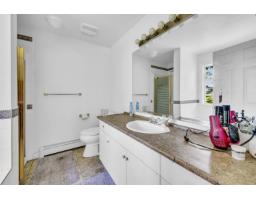 18136 Claytonwood Crescent, Surrey, BC V3S7T5 Photo 13