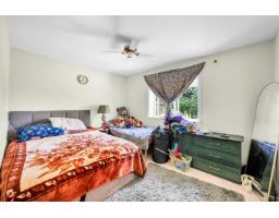 18136 Claytonwood Crescent, Surrey, BC V3S7T5 Photo 10